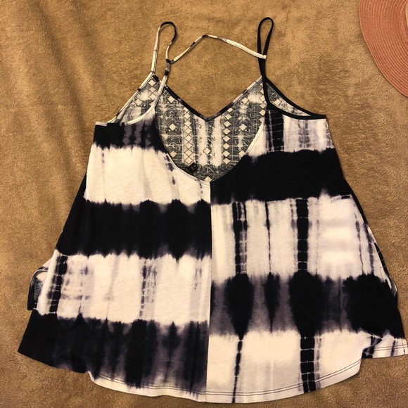 Sequined Tank - Picture 3 of 4